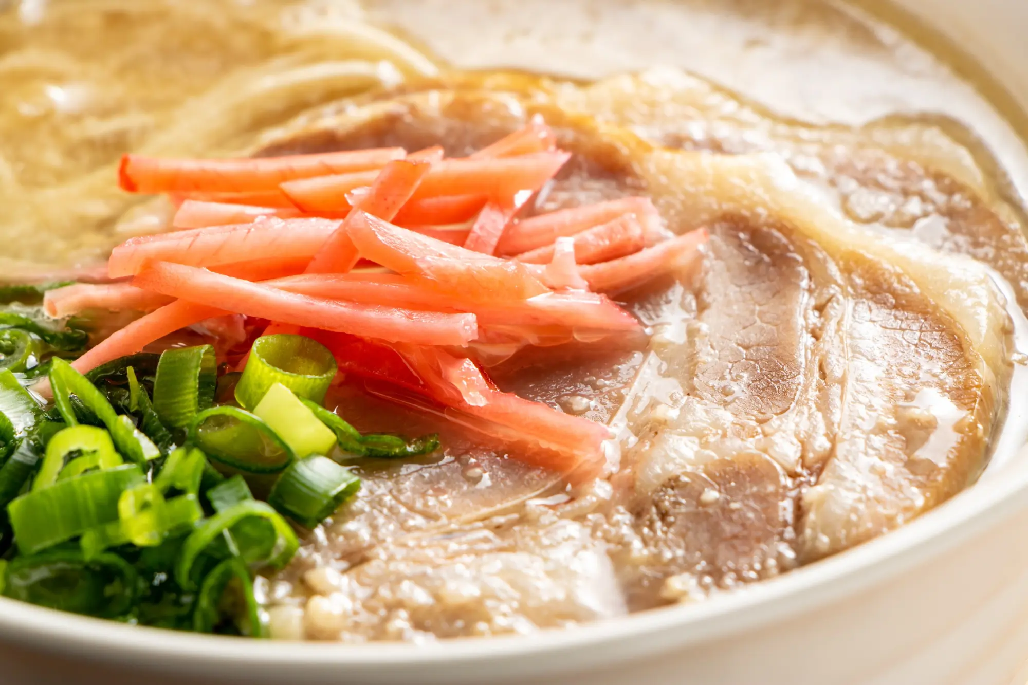 Close-up of Hakata-style tonkotsu ramen
